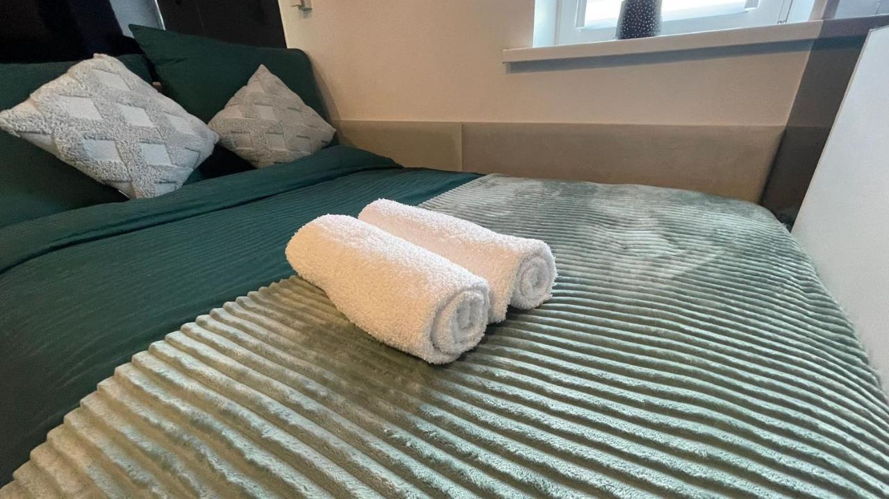 #4 Tgha Luxury One Bedroom In Athlone