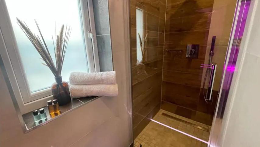 Apartment #4 Tgha Luxury One Bedroom In Athlone